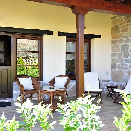 El Llugaron Country house